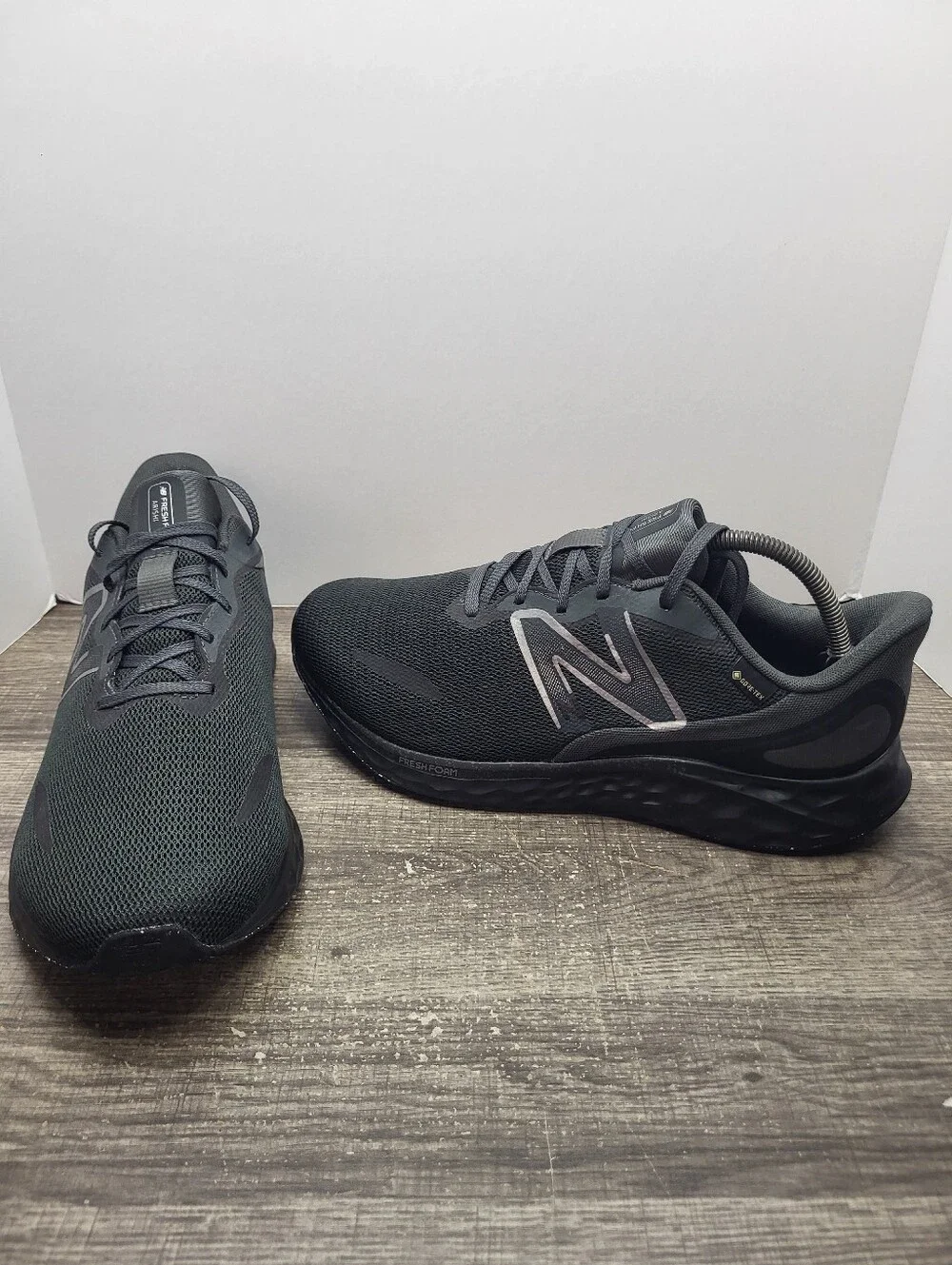 New Balance Fresh Foam Arishi v4  Mens Sz 11 4E Wide Black GoreTex Running Shoes